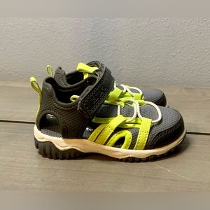 Size 6 Carter’s Kids/toddler  Athletic Sandals Black/green Unisex